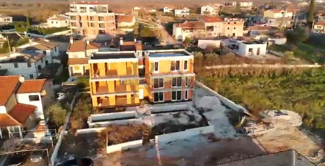 Casa con piscina e due appartamenti – Istria, Parenzo, vista mare