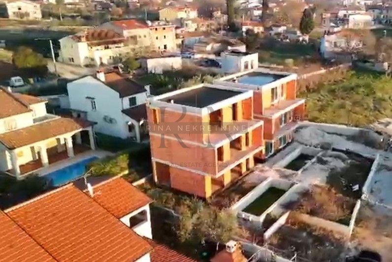Casa con piscina e due appartamenti – Istria, Parenzo, vista mare