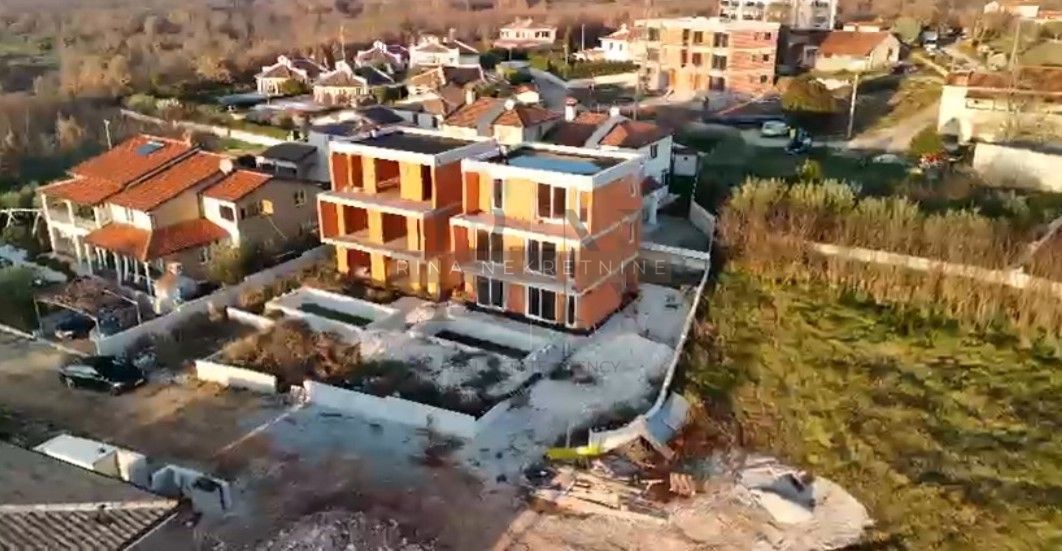 Casa con piscina e due appartamenti – Istria, Parenzo, vista mare