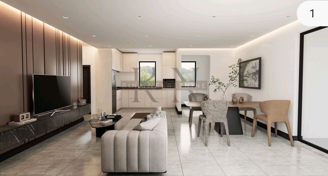 Poreč – Appartamento con 3 Camere al Primo Piano vicino alla Spiaggia