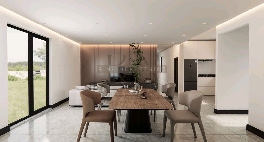 Poreč – Appartamento con 3 Camere al Primo Piano vicino alla Spiaggia