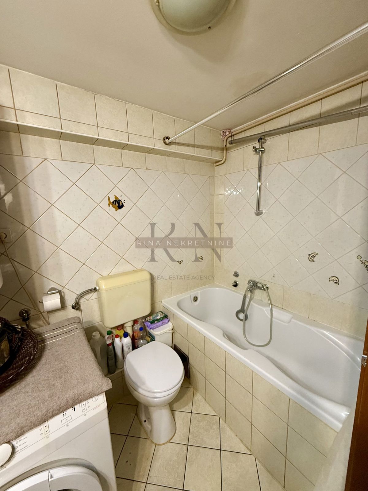 ZAGABRIA - LANIŠTE - Appartamento trilocale con soppalco