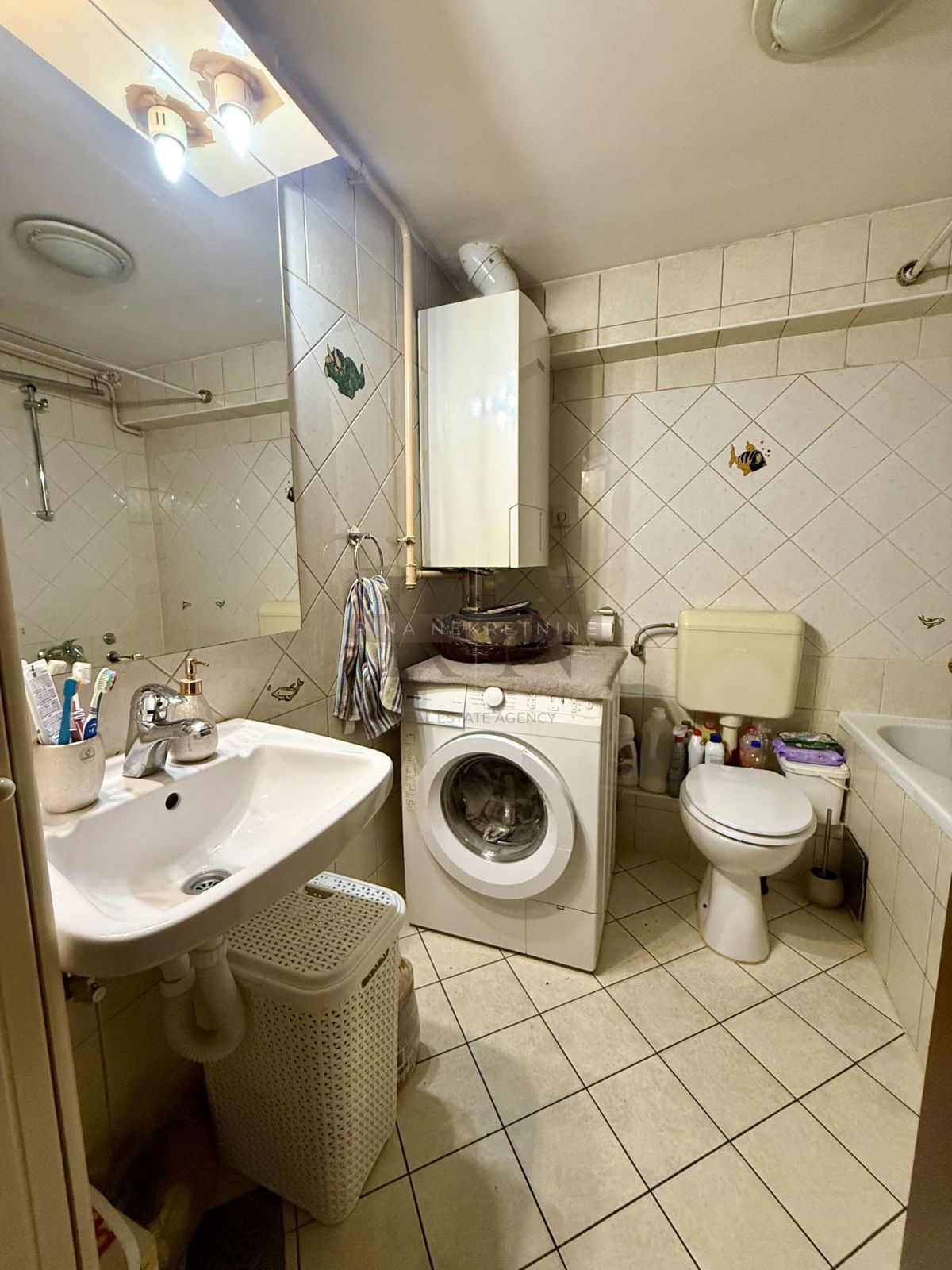 ZAGABRIA - LANIŠTE - Appartamento trilocale con soppalco