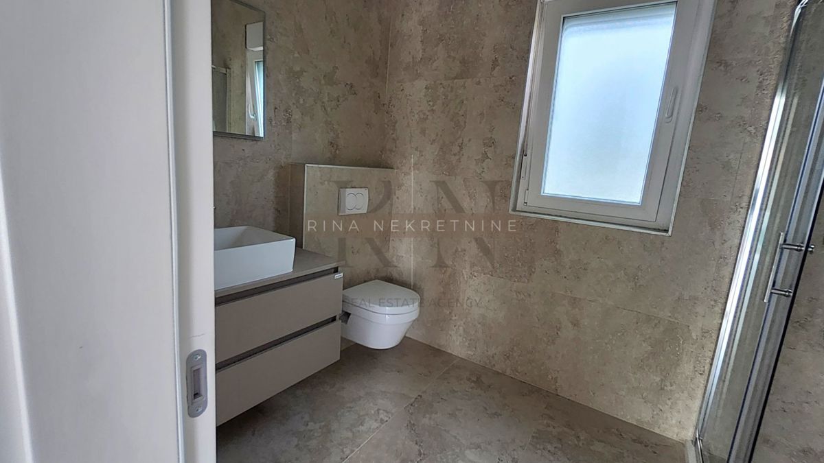 ISTRIA-PARENZO, APPARTAMENTO 76,27m2 + GIARDINO