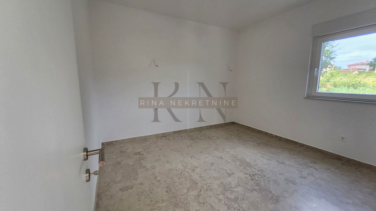 ISTRIA-PARENZO, APPARTAMENTO 76,27m2 + GIARDINO