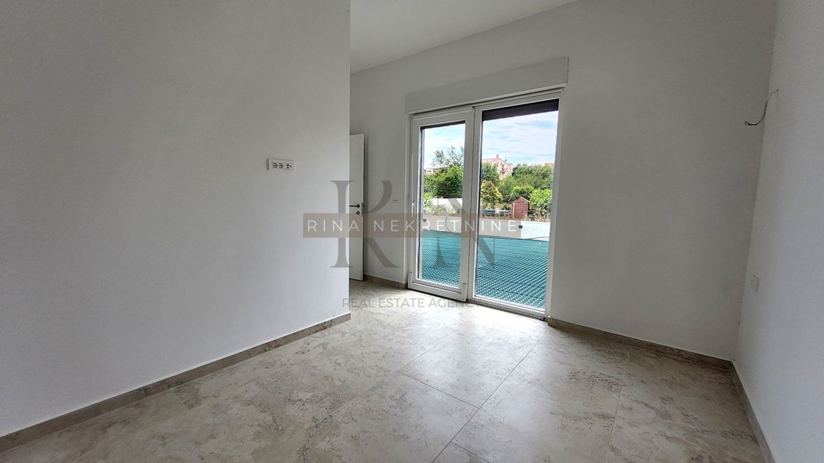 ISTRIA-PARENZO, APPARTAMENTO 76,27m2 + GIARDINO