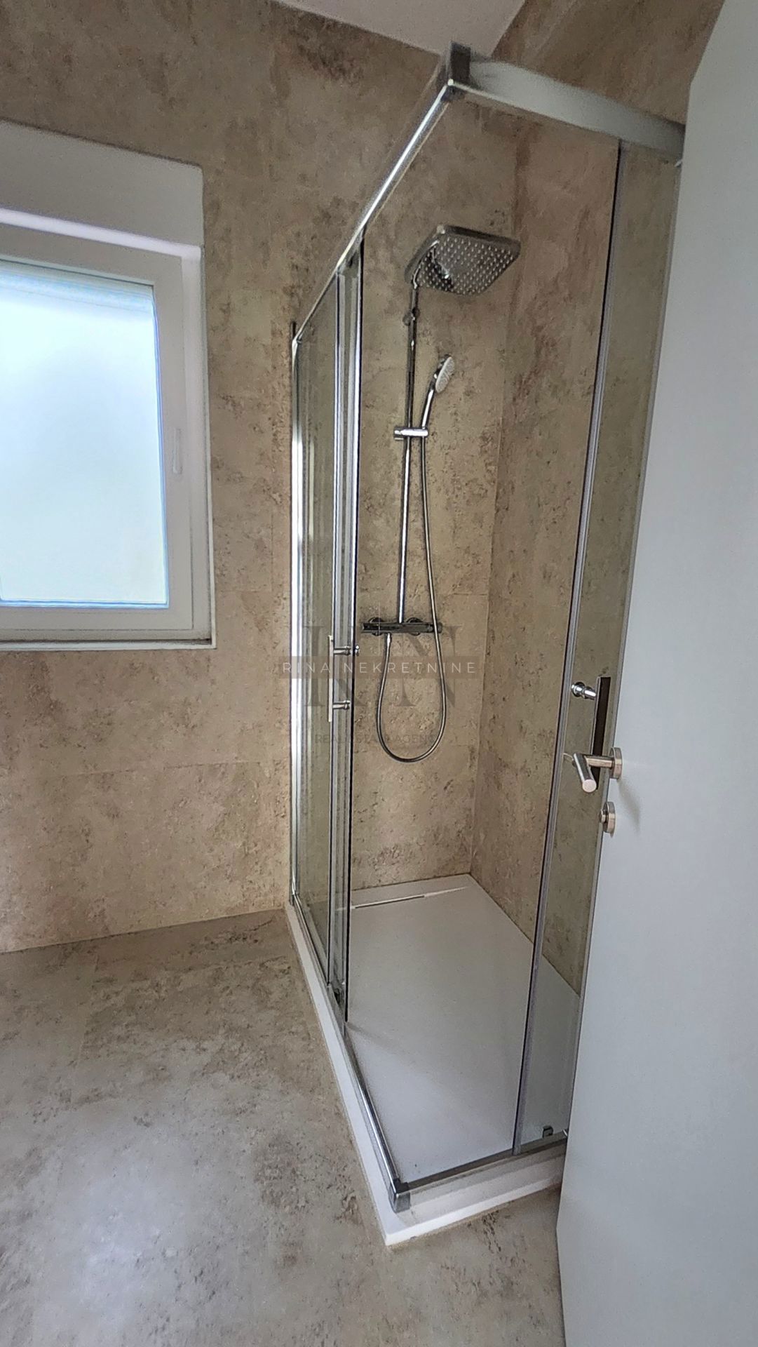 ISTRIA-PARENZO, APPARTAMENTO 76,27m2 + GIARDINO