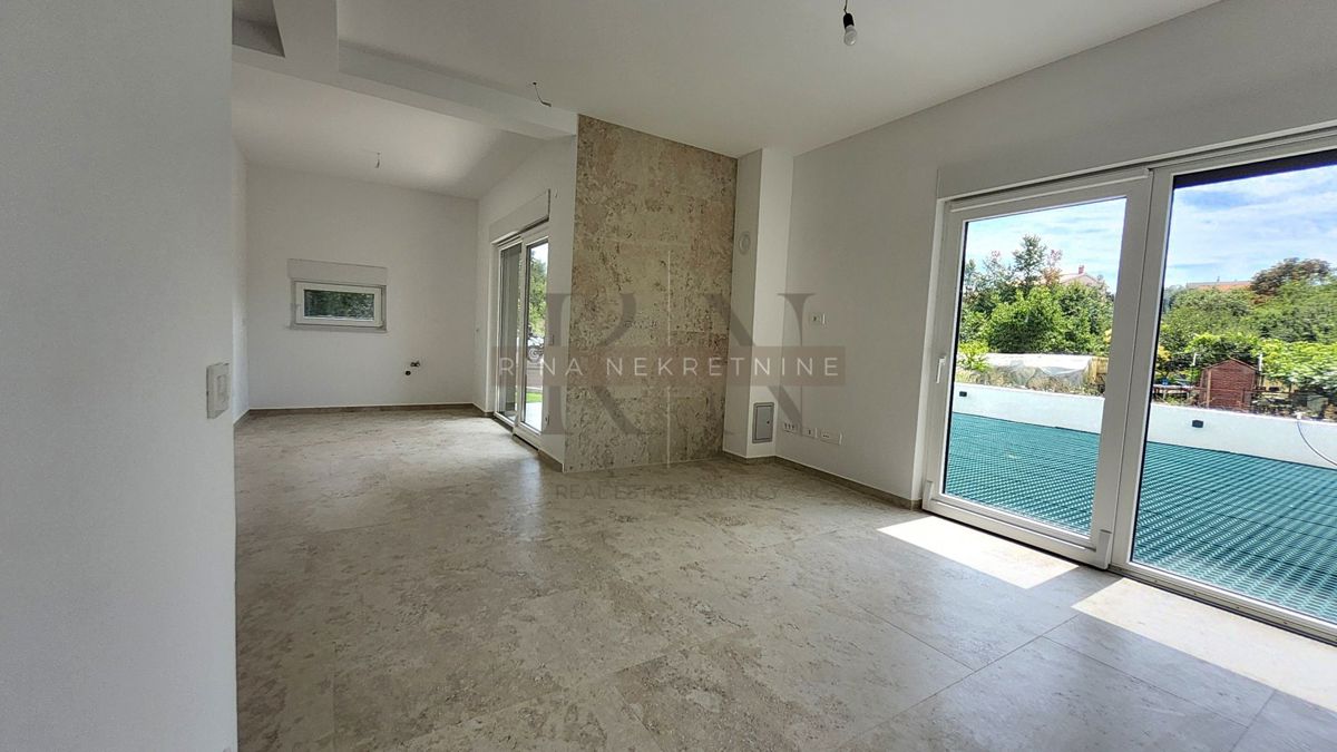 ISTRIA-PARENZO, APPARTAMENTO 76,27m2 + GIARDINO