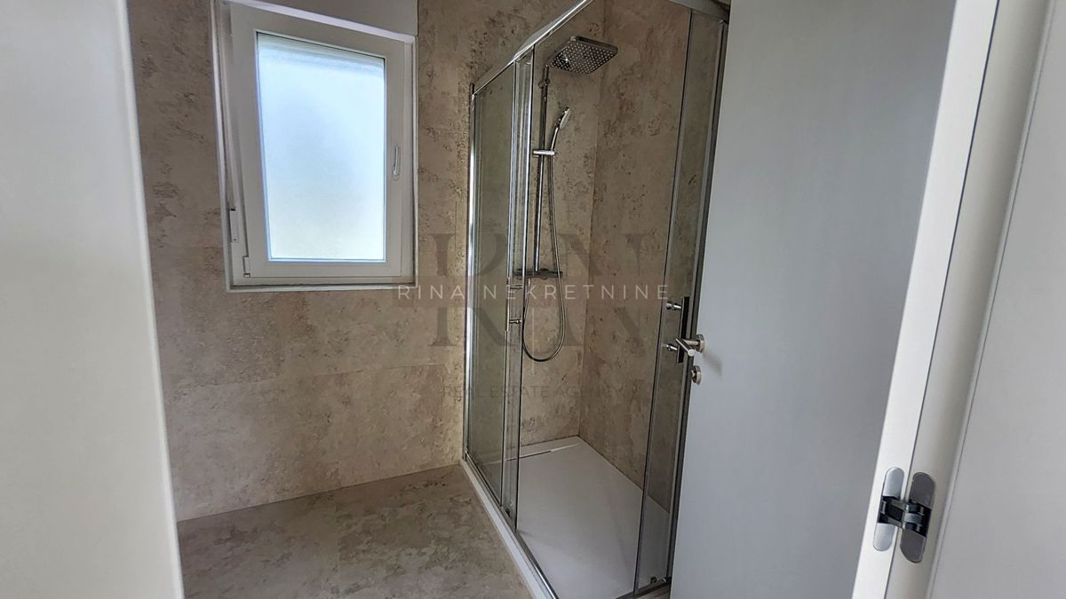 ISTRIA-PARENZO, APPARTAMENTO 76,27m2 + GIARDINO