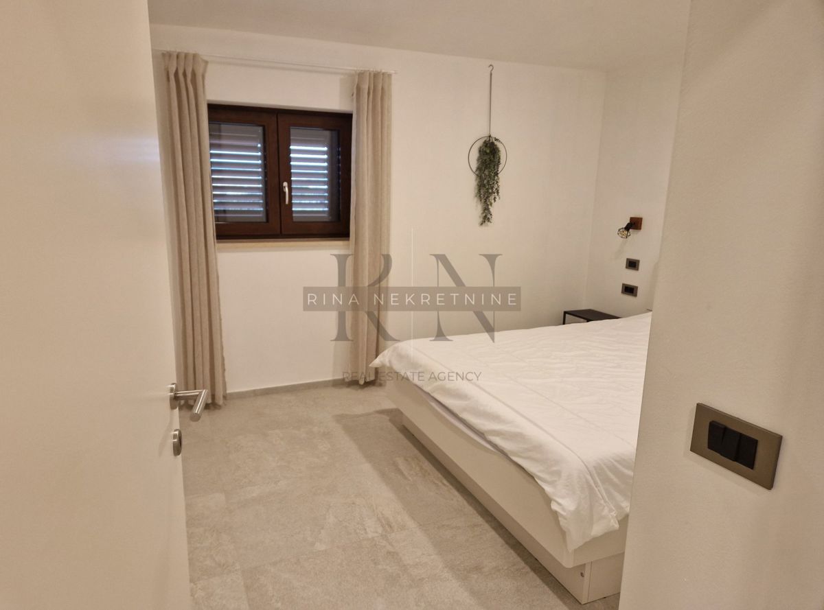 Istra, Tar - Vabriga, nuovo appartamento con tre camere da letto nel centro di Tar.