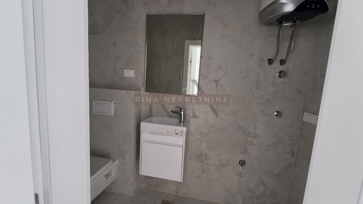 ISTRIA - PARENZO - TAR, APPARTAMENTO 88m2+GIARDINO+2 POSTI AUTO