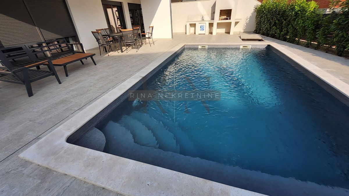 Parenzo – villa di lusso con piscina e area wellness