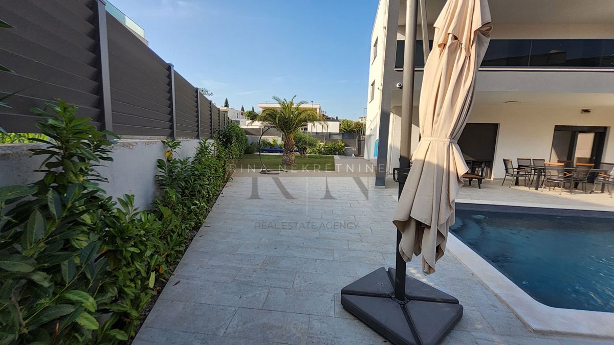 Parenzo – villa di lusso con piscina e area wellness