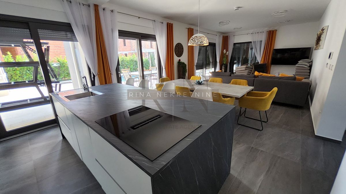 Parenzo – villa di lusso con piscina e area wellness