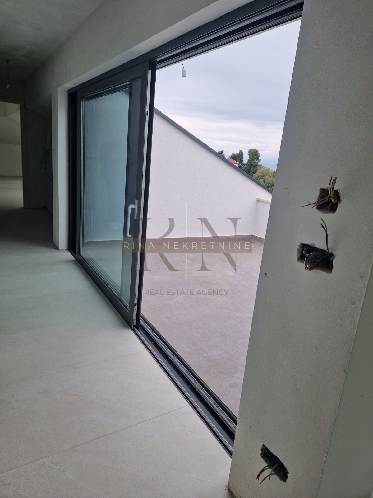 ISTRA - POREČ, Appartamento di 4 stanze, nel centro di Poreč, a 200 metri dalla spiaggia.