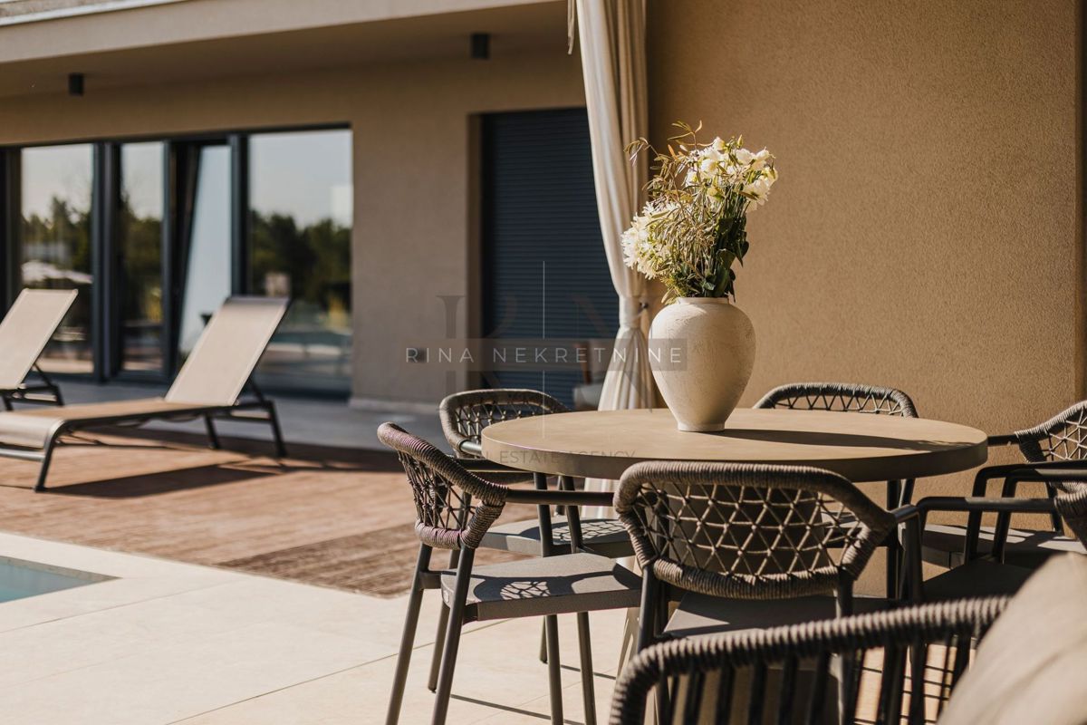 ISTRIA - TAR/VABRIGA - VILLA AMMOBILIATA CON PISCINA! NUOVO!