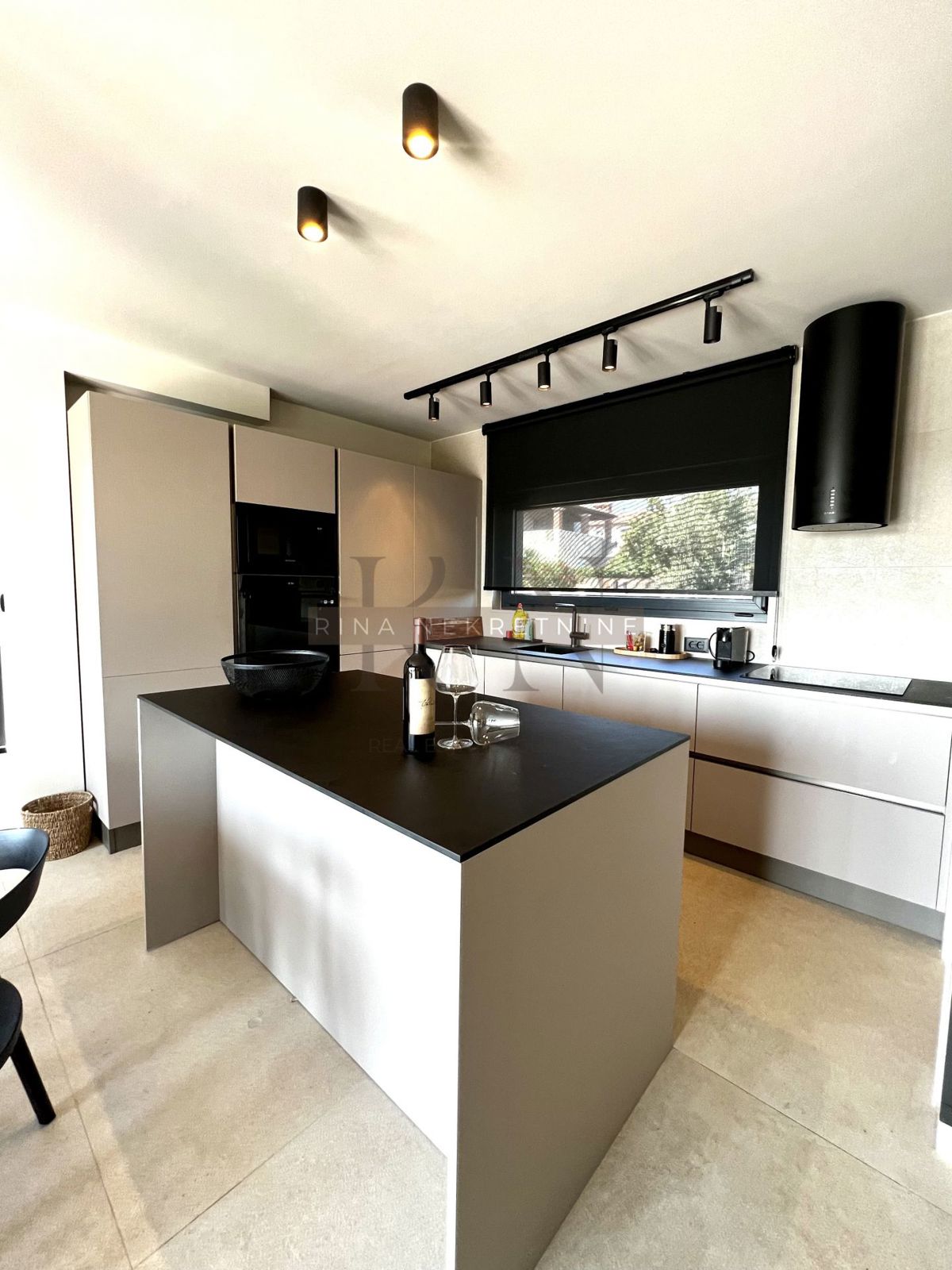 ISTRIA - TAR/VABRIGA - VILLA AMMOBILIATA CON PISCINA! NUOVO!