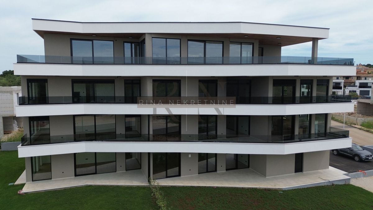 ISTRA - ZONA DI PARENZO - ATTICO DI LUSSO CON VISTA MARE