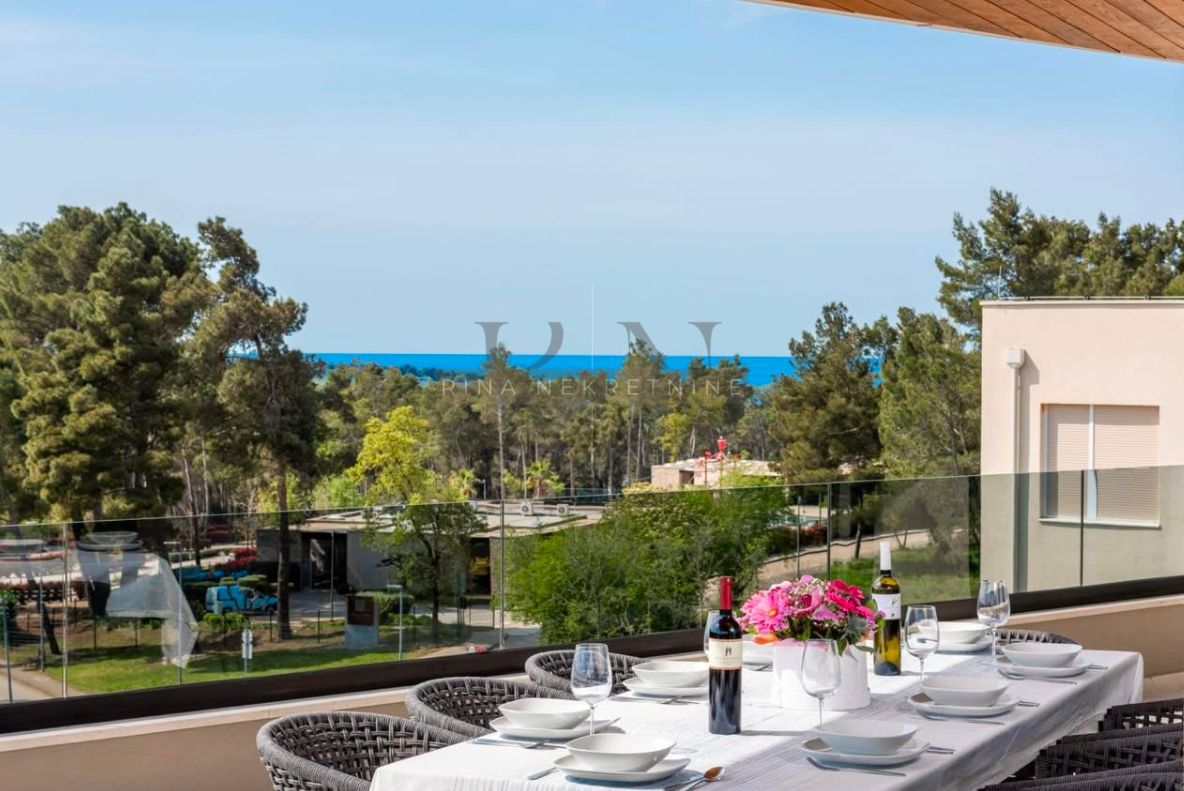 ISTRA - ZONA DI PARENZO - ATTICO DI LUSSO CON VISTA MARE