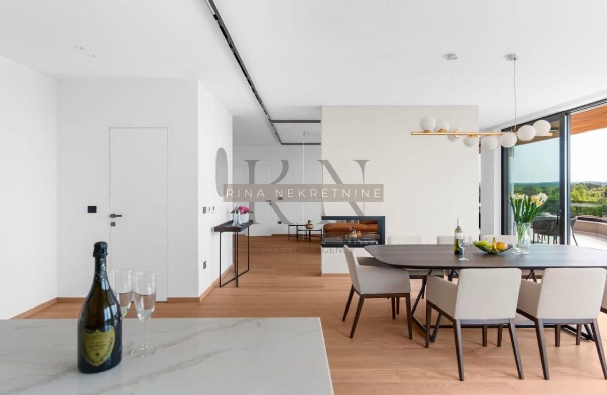 ISTRA - ZONA DI PARENZO - ATTICO DI LUSSO CON VISTA MARE