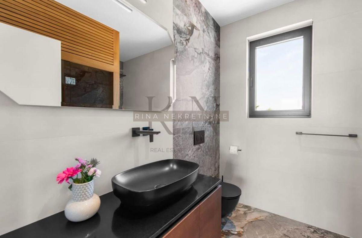 ISTRA - ZONA DI PARENZO - ATTICO DI LUSSO CON VISTA MARE