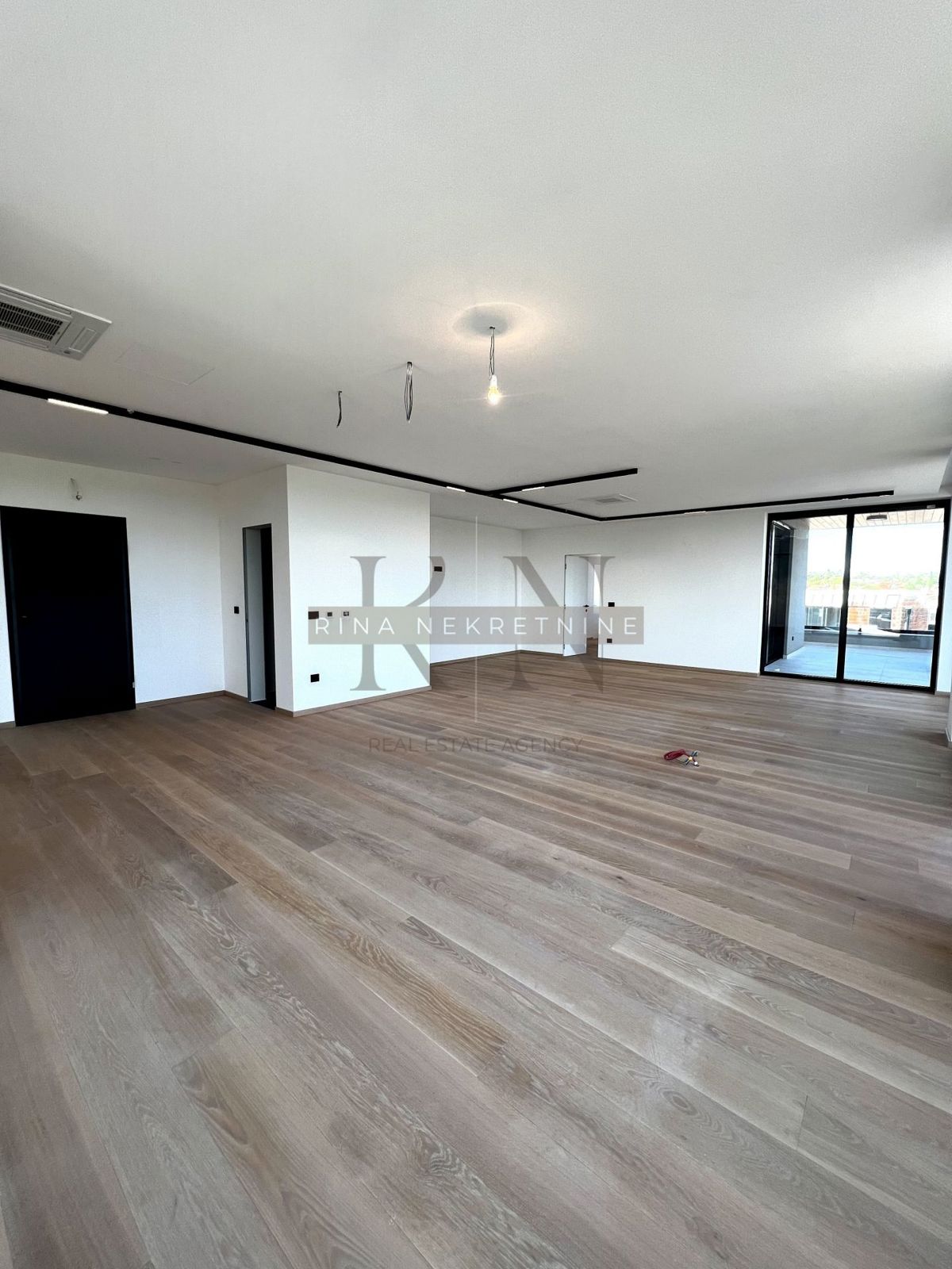 ISTRA - ZONA DI PARENZO - ATTICO DI LUSSO CON VISTA MARE