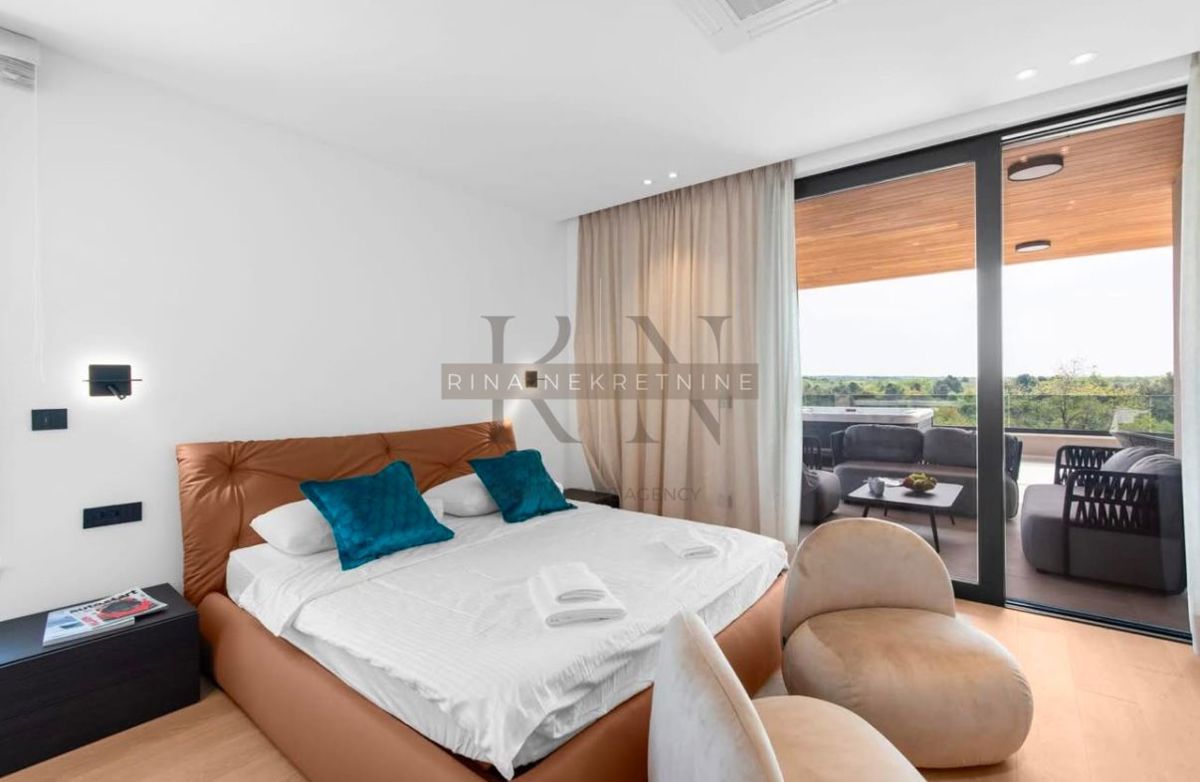 ISTRA - ZONA DI PARENZO - ATTICO DI LUSSO CON VISTA MARE