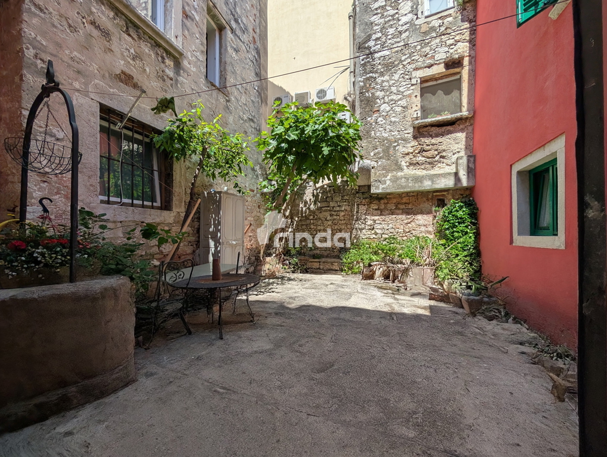 Casa con cortile - Rovigno - Città Vecchia - Centro - 154m2
