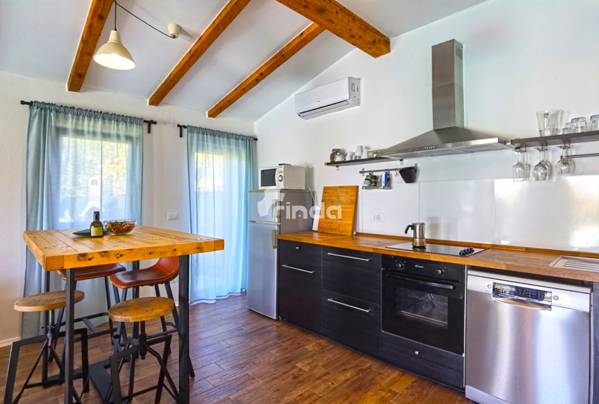 Casa con piscina circondata da colline verdi - periferia di Motovun - 85m + (467m2)