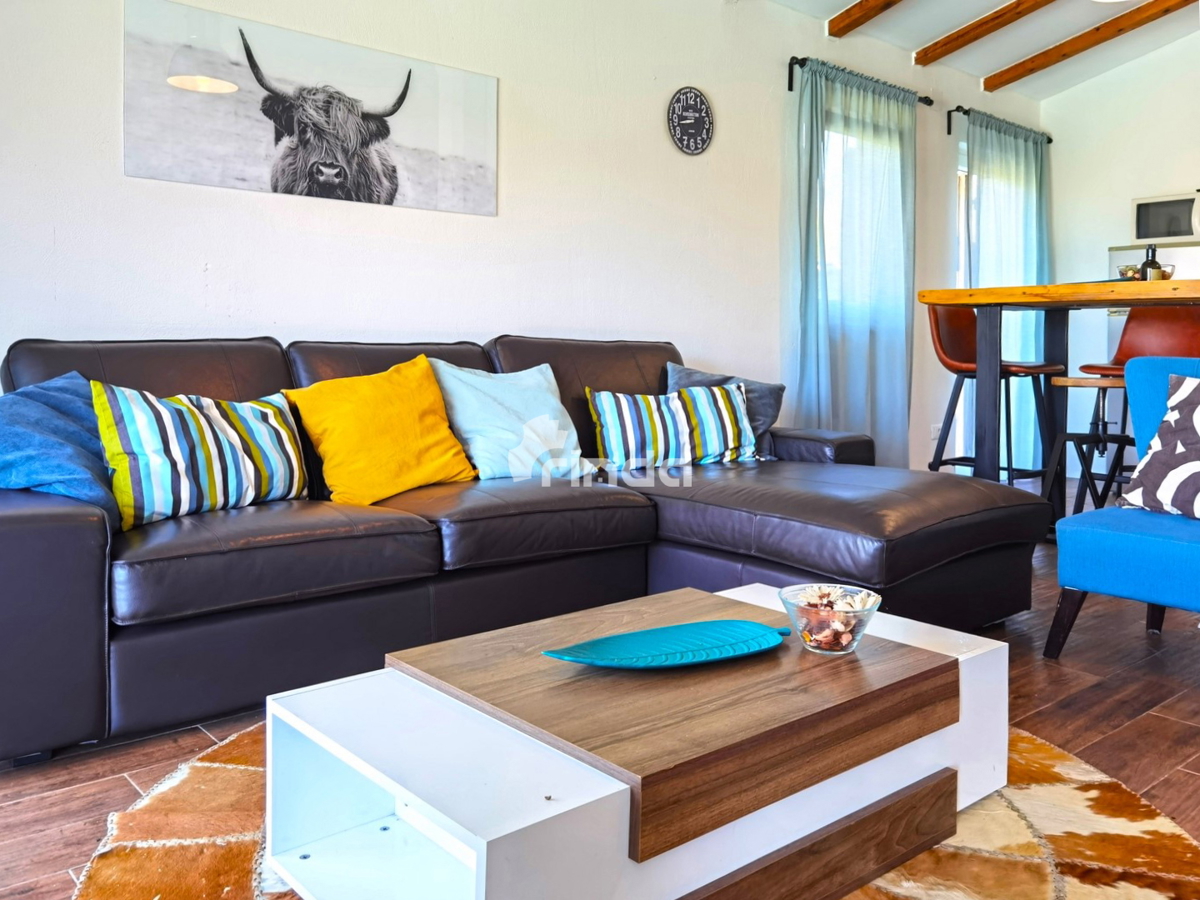 Casa con piscina circondata da colline verdi - periferia di Motovun - 85m + (467m2)