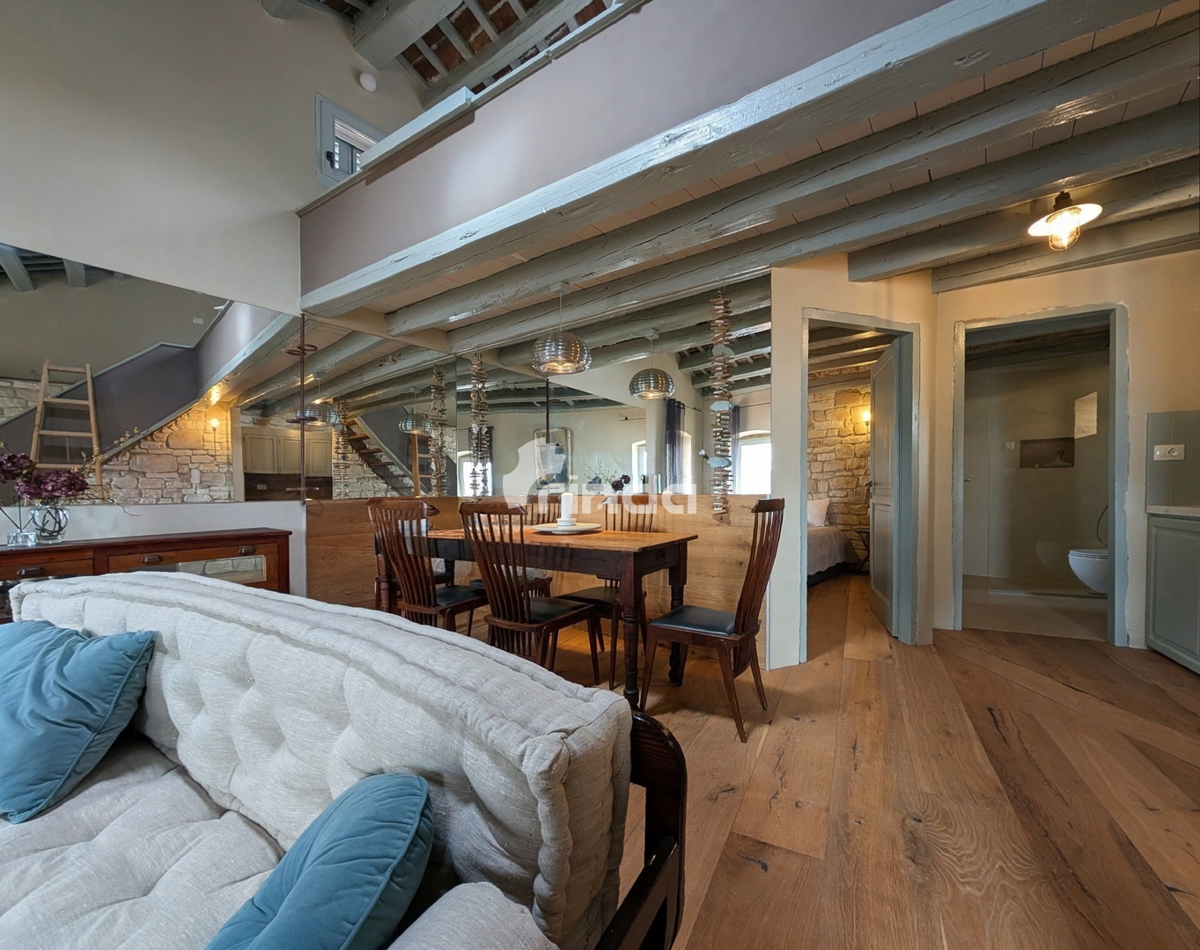 Appartamento su due livelli con vista mare nel cuore del centro storico - 78m2