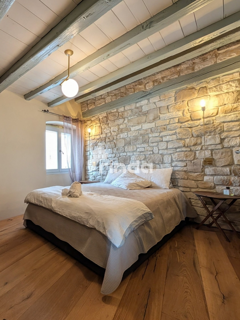 Appartamento su due livelli con vista mare nel cuore del centro storico - 78m2