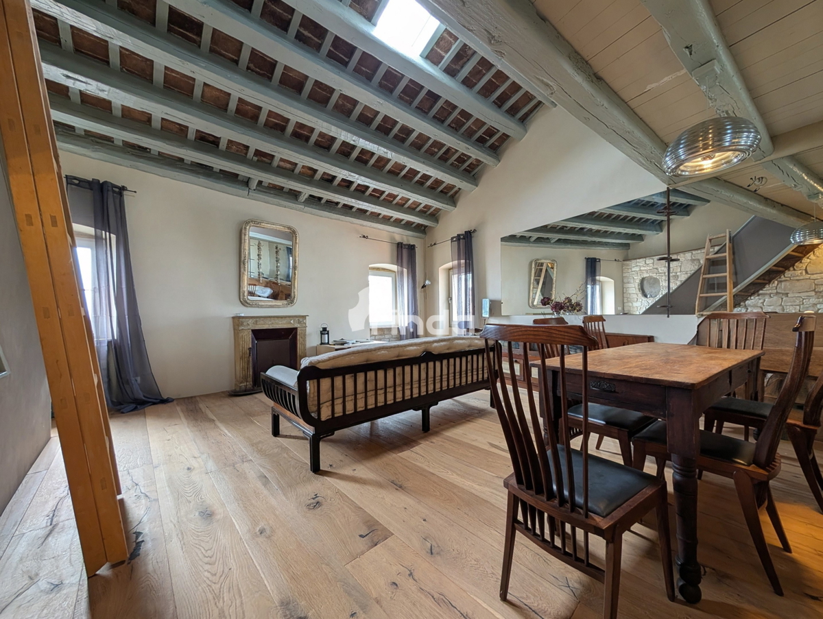 Appartamento su due livelli con vista mare nel cuore del centro storico - 78m2