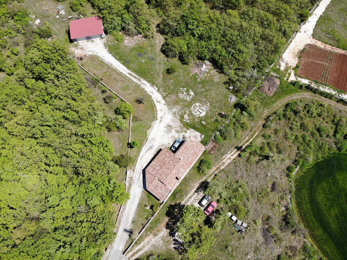 Casa - Marčana - 124m2 + (garage 98m2) + 26.288m2 di terreno