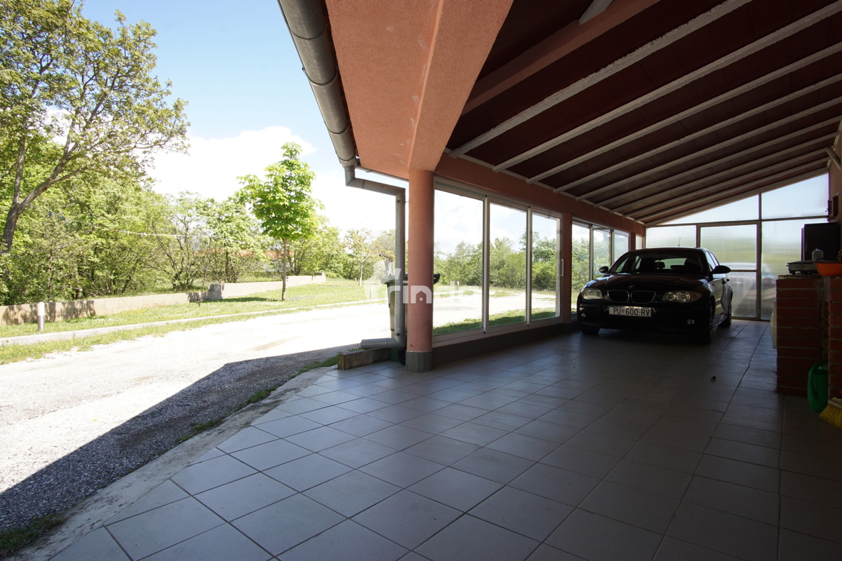 Casa - Marčana - 124m2 + (garage 98m2) + 26.288m2 di terreno