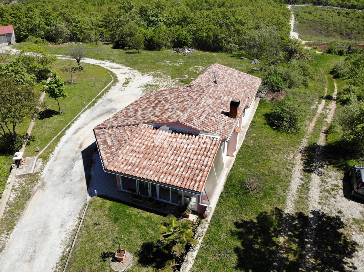 Casa - Marčana - 124m2 + (garage 98m2) + 26.288m2 di terreno