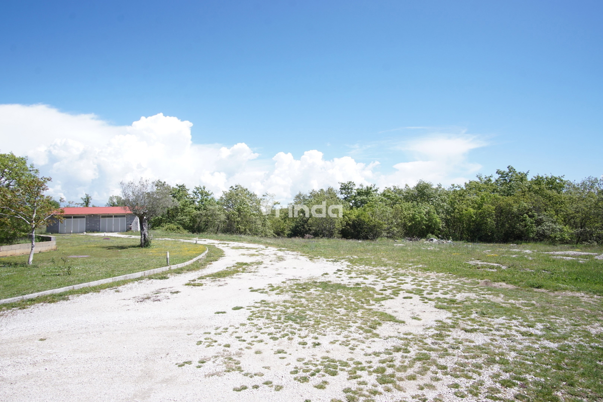 Casa - Marčana - 124m2 + (garage 98m2) + 26.288m2 di terreno