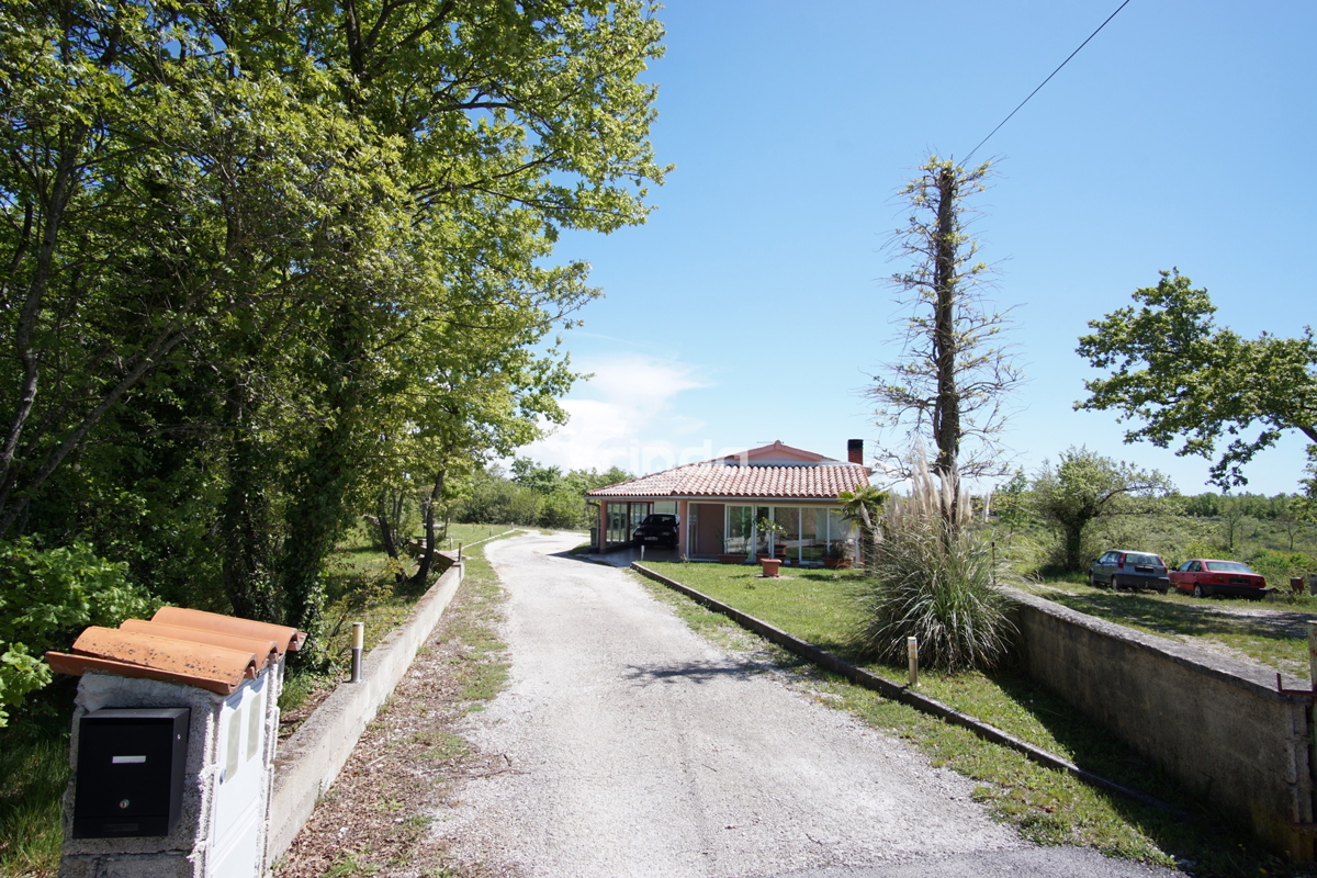 Casa - Marčana - 124m2 + (garage 98m2) + 26.288m2 di terreno