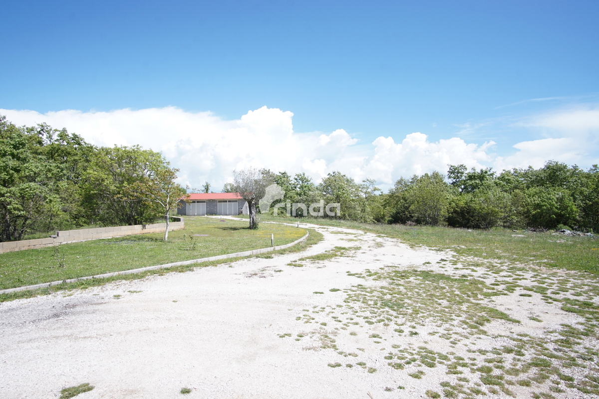 Casa - Marčana - 124m2 + (garage 98m2) + 26.288m2 di terreno