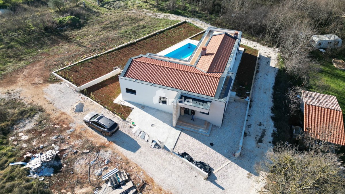 Casa con Piscina - Nei Dintorni di Rovigno - 140m2 - (549m2 di giardino)