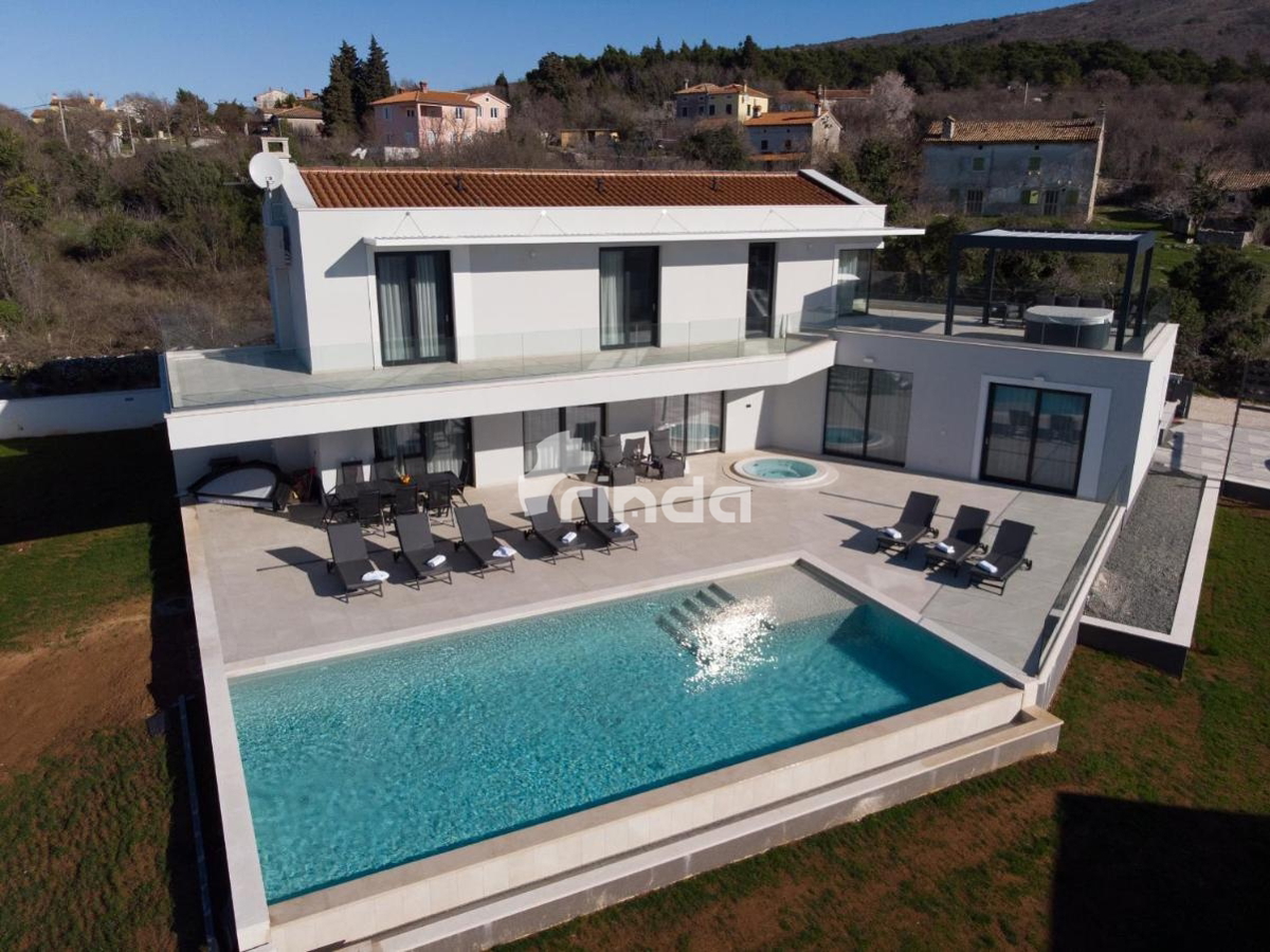 Villa con vista mare aperto - nei pressi di Labin - 236m2 + (1332m2)