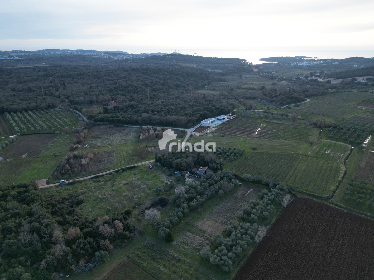 Casa e terreno agricolo - Rovinj - 4500m2 + (68m2)