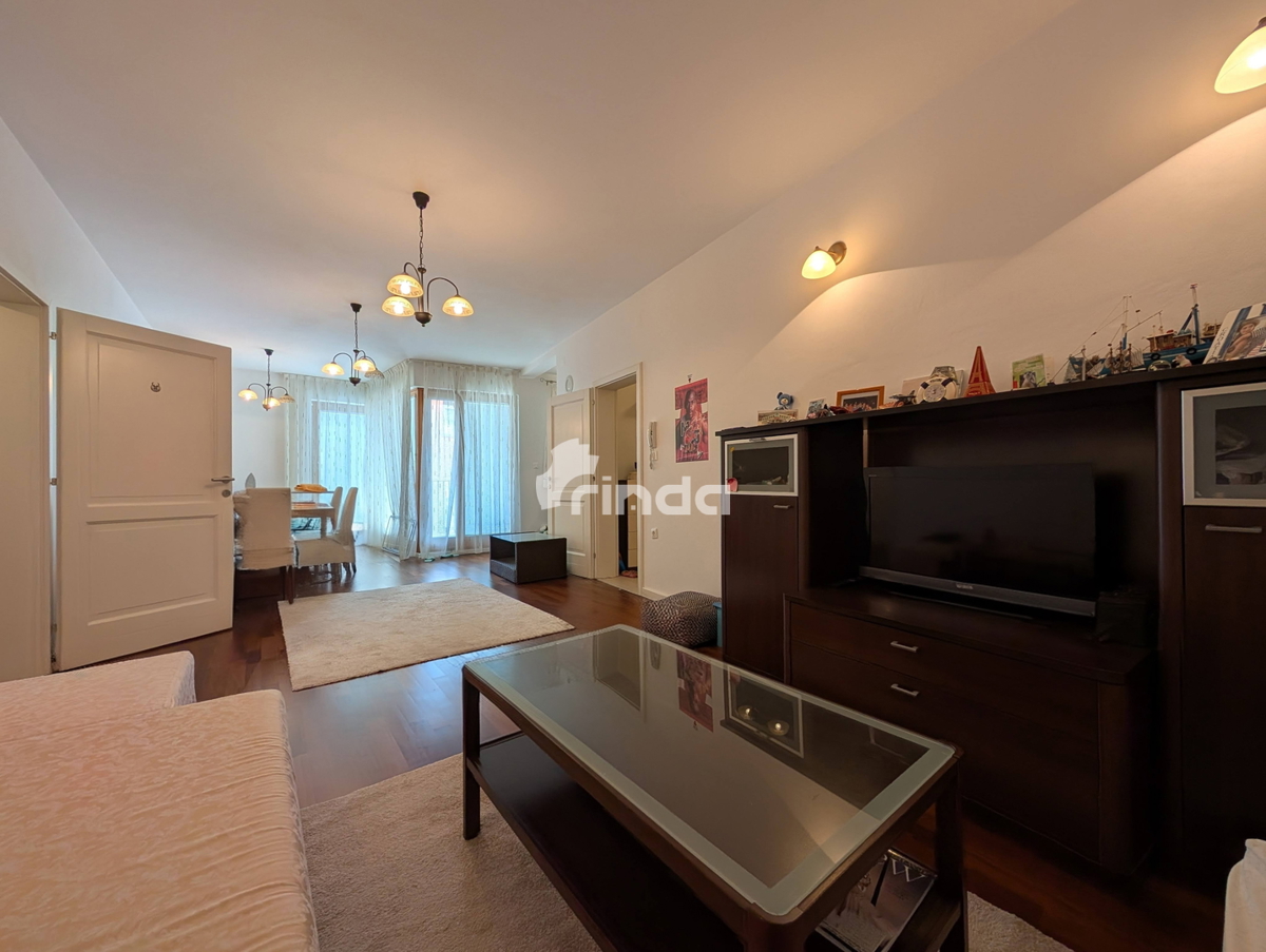 Appartamento con due camere da letto, terrazza e vista mare - Centro di Rovigno - 90m2