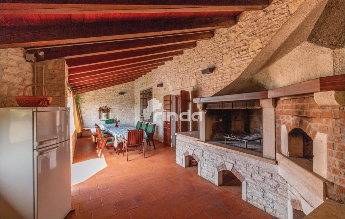 Istria – in the vicinity of Višnjan – stone house with a swimming pool and a spacious garden