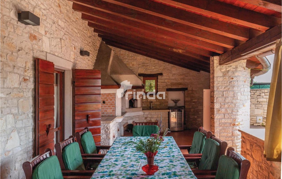 Istria – in the vicinity of Višnjan – stone house with a swimming pool and a spacious garden