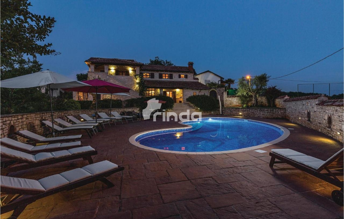 Istria – in the vicinity of Višnjan – stone house with a swimming pool and a spacious garden