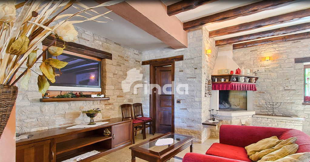 Istria – in the vicinity of Višnjan – stone house with a swimming pool and a spacious garden