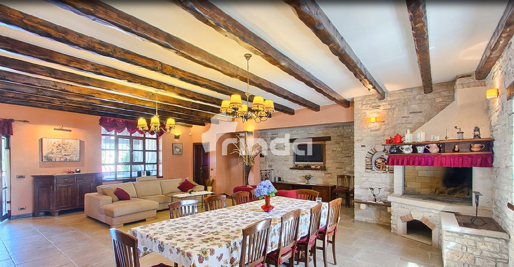 Istria – in the vicinity of Višnjan – stone house with a swimming pool and a spacious garden