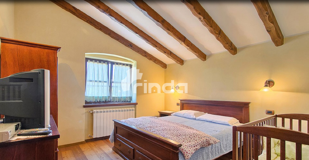 Istria – in the vicinity of Višnjan – stone house with a swimming pool and a spacious garden