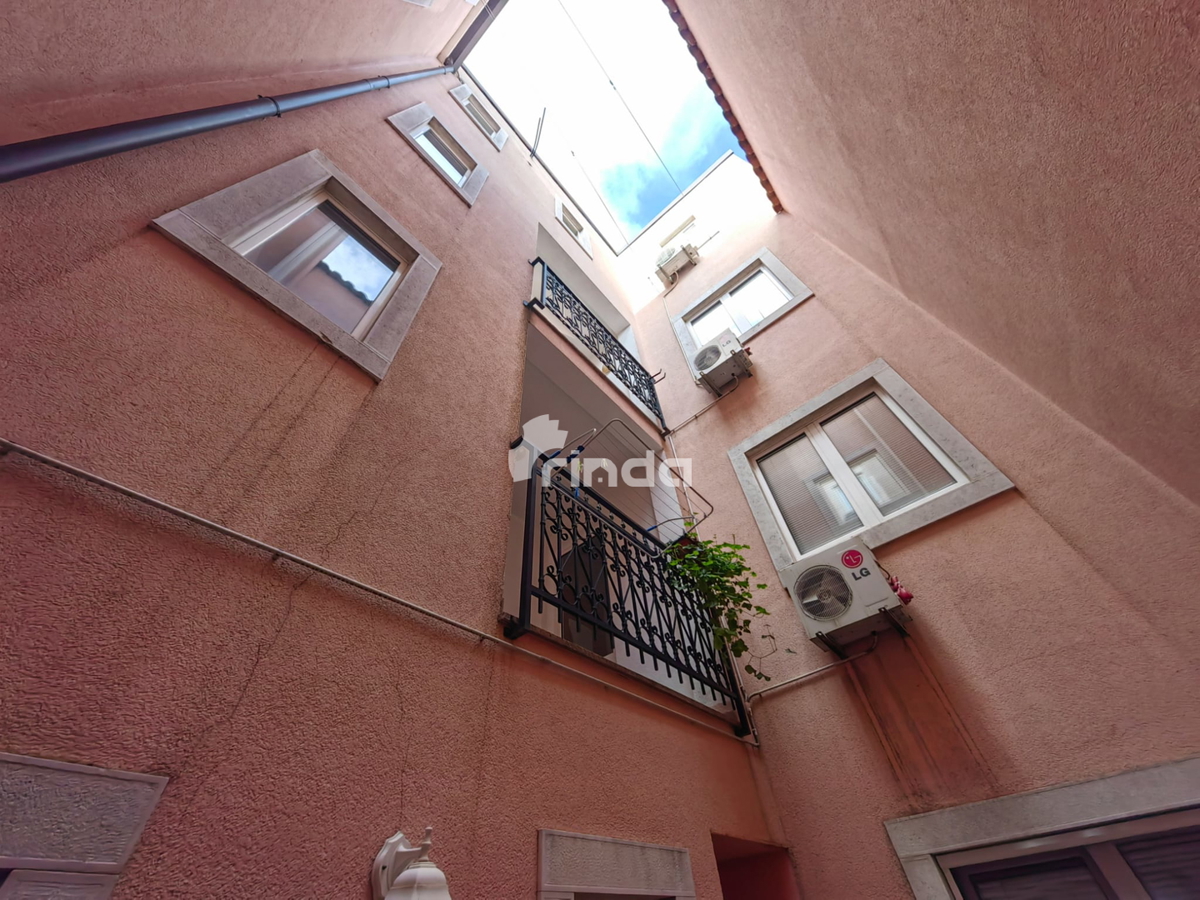 Residential building with 14 apartments - Rovinj - 988m2 (+264m2)